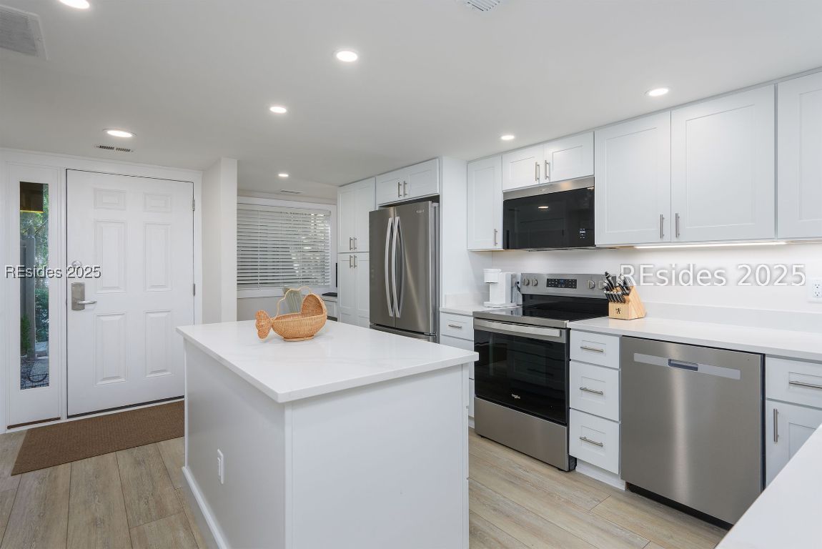 Hilton Head Island, South Carolina 29928, United States, 2 Bedrooms Bedrooms, ,3 BathroomsBathrooms,Residential,Active,204438