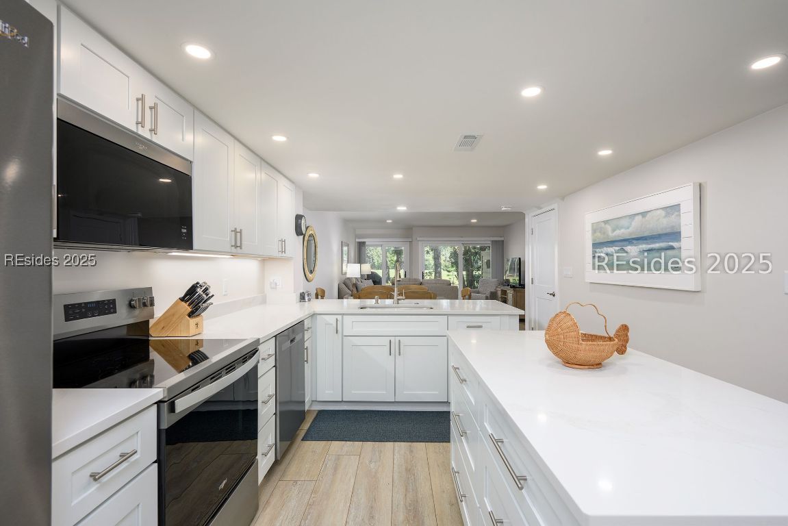 Hilton Head Island, South Carolina 29928, United States, 2 Bedrooms Bedrooms, ,3 BathroomsBathrooms,Residential,Active,204438