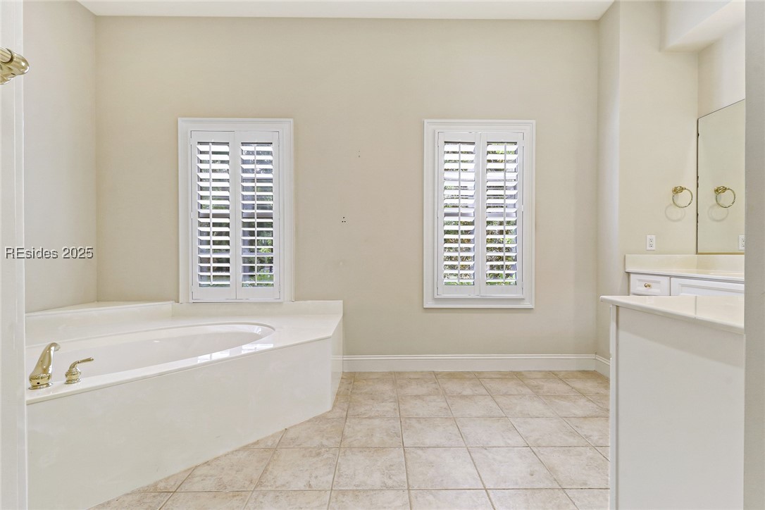 11 E Summerton Court, Bluffton, Texas image 25
