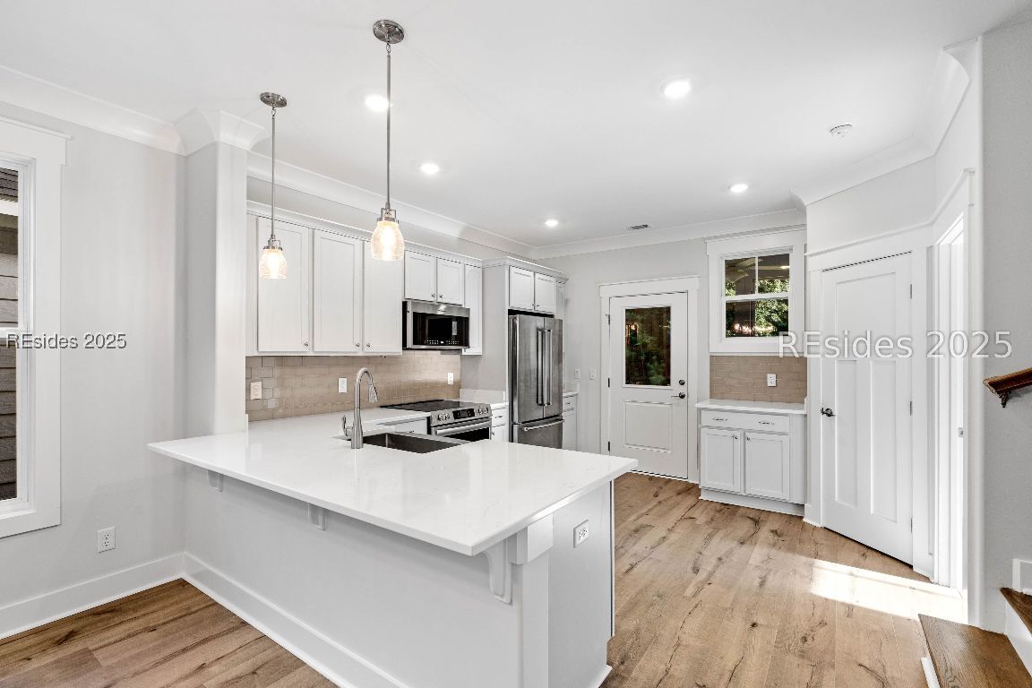 Beaufort, South Carolina 29907, United States, 4 Bedrooms Bedrooms, ,3 BathroomsBathrooms,Residential,Active,218987