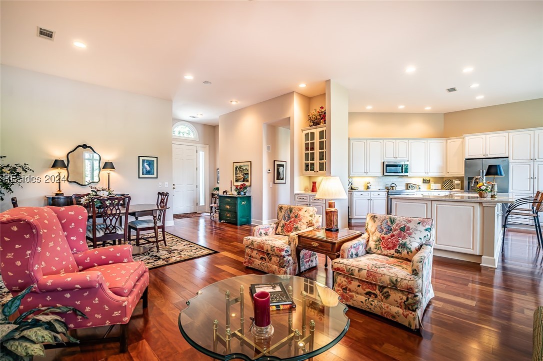 Saint Helena Island, South Carolina 29920, United States, 3 Bedrooms Bedrooms, ,2 BathroomsBathrooms,Residential,Pending,31328