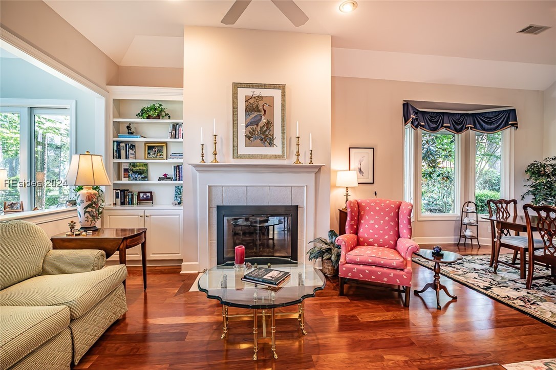 Saint Helena Island, South Carolina 29920, United States, 3 Bedrooms Bedrooms, ,2 BathroomsBathrooms,Residential,Pending,31328