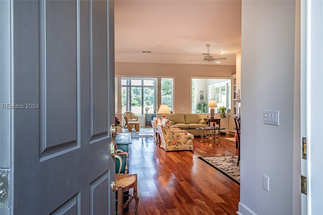 Saint Helena Island, South Carolina 29920, United States, 3 Bedrooms Bedrooms, ,2 BathroomsBathrooms,Residential,Pending,31328