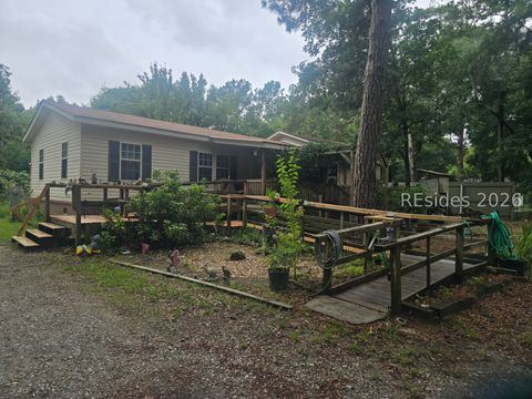 Homes For Sale - 21 Sandstone Circle<br/> Beaufort, SC 29906