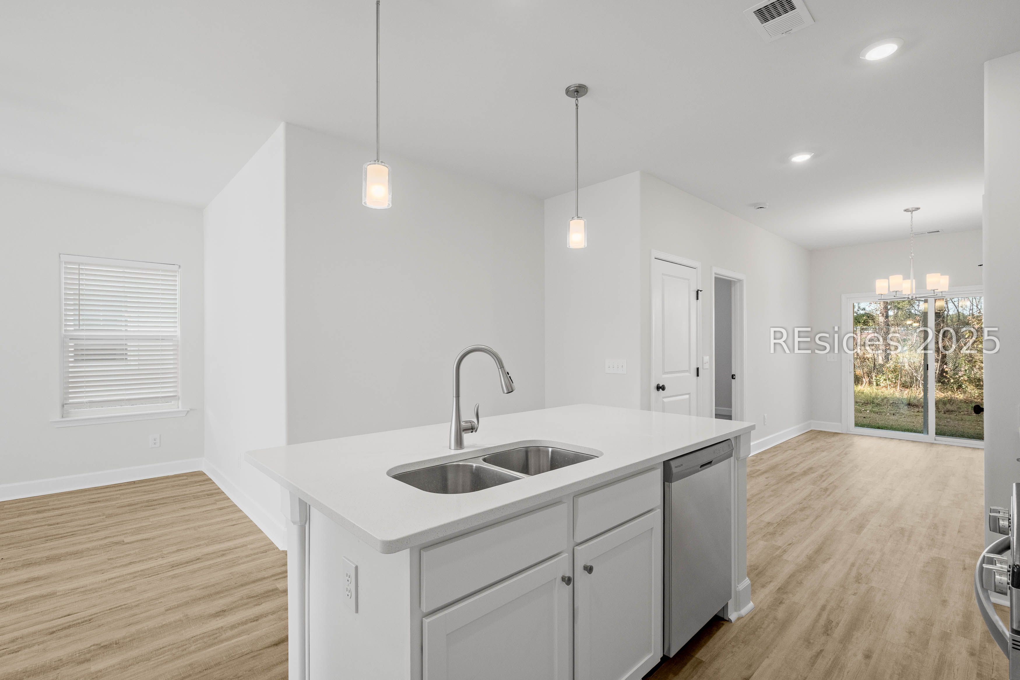 Ridgeland, South Carolina 29936, United States, 3 Bedrooms Bedrooms, ,3 BathroomsBathrooms,Residential,Active,212644