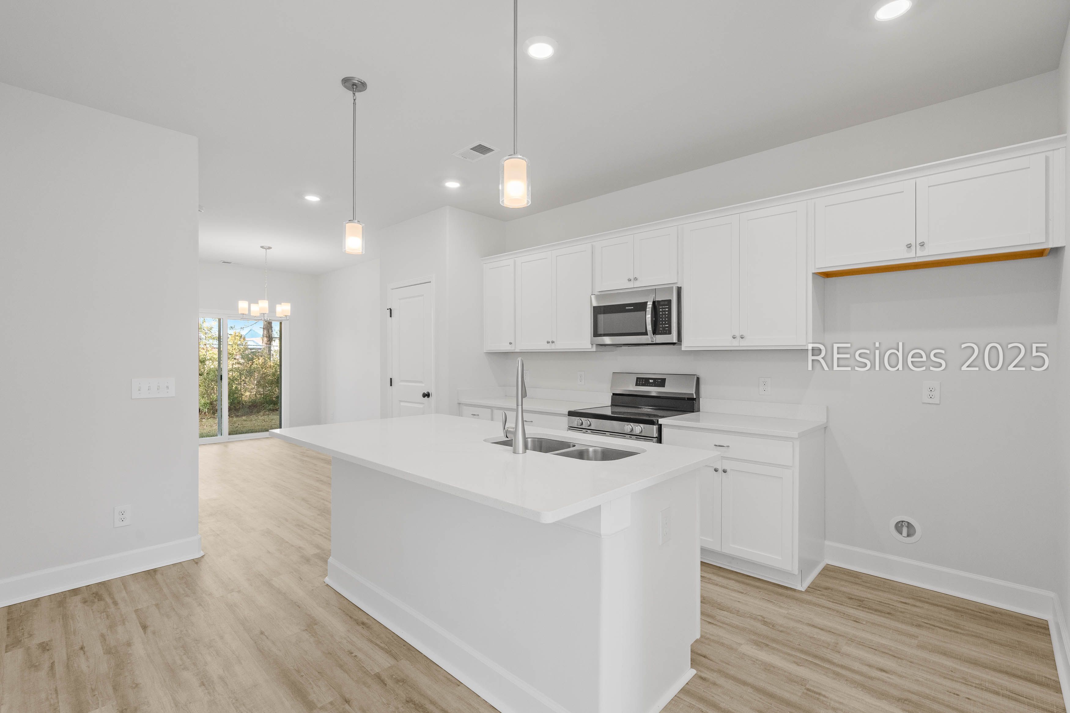 Ridgeland, South Carolina 29936, United States, 3 Bedrooms Bedrooms, ,3 BathroomsBathrooms,Residential,Active,212644