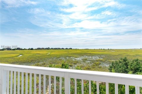 A home in Saint Helena Island