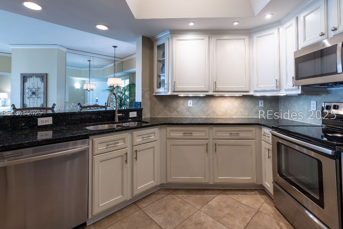 Hilton Head Island, South Carolina 29928, United States, 2 Bedrooms Bedrooms, ,2 BathroomsBathrooms,Residential,Active,213121