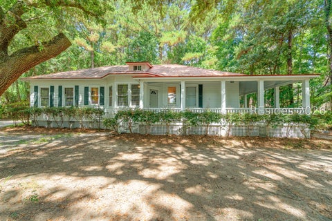 Homes For Sale - 628 Robert Smalls Parkway<br/> Beaufort, SC 29906
