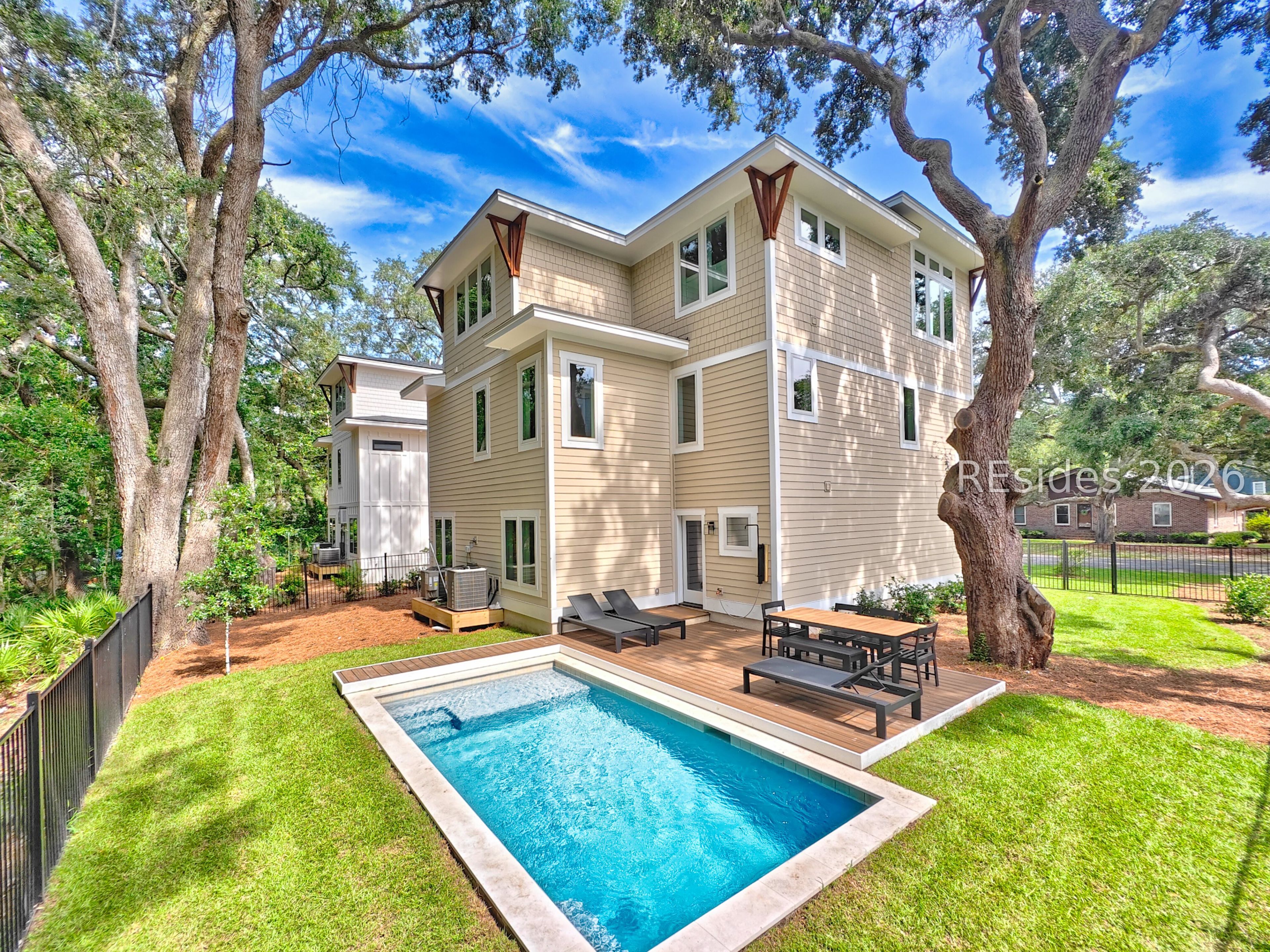 37 Oleander St, Hilton Head Island, SC, 29928, USA, 7 Bedrooms Bedrooms, ,5 BathroomsBathrooms,Residential,Active,37 Oleander St,509321