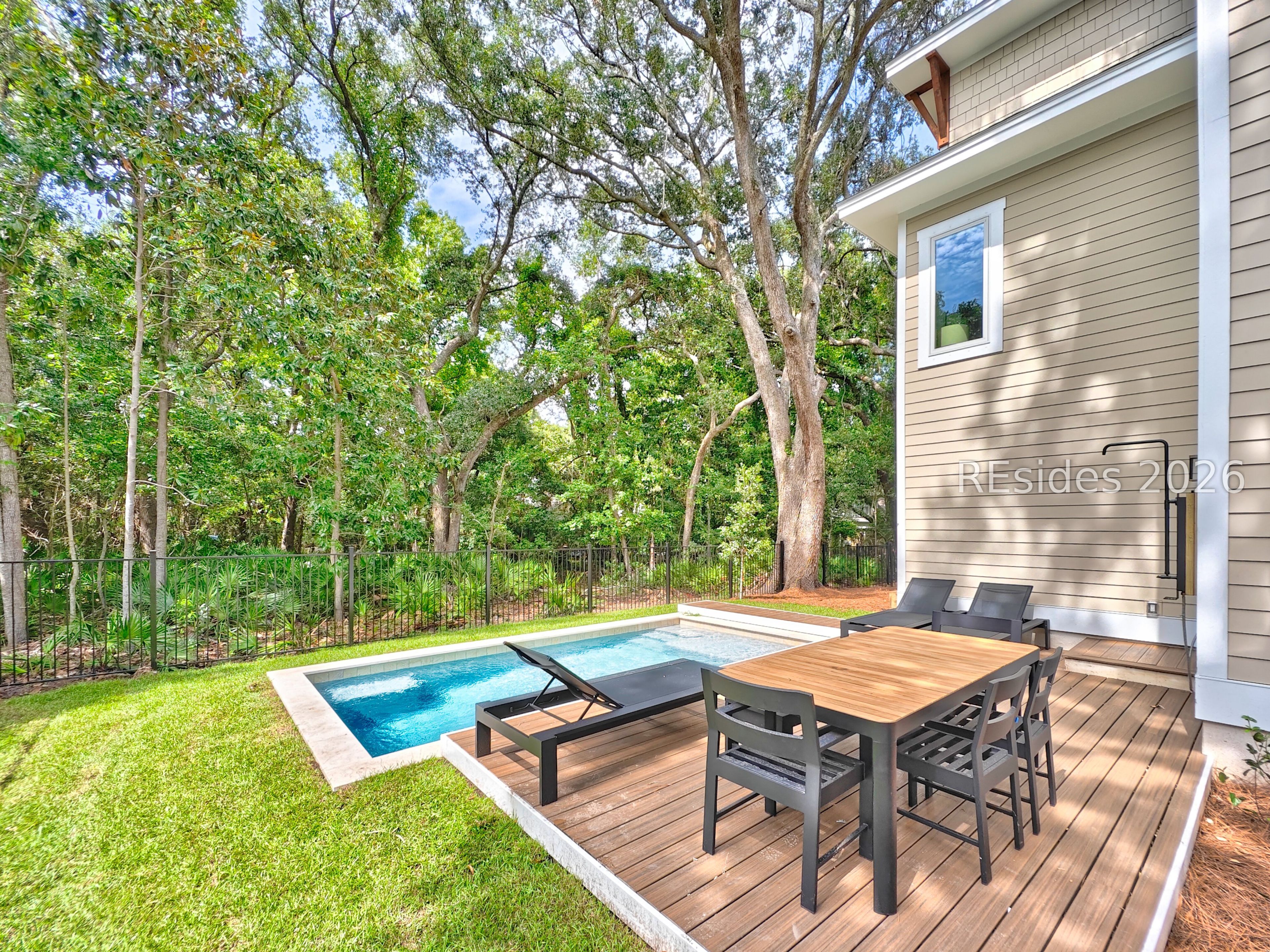 37 Oleander St, Hilton Head Island, SC, 29928, USA, 7 Bedrooms Bedrooms, ,5 BathroomsBathrooms,Residential,Active,37 Oleander St,509321