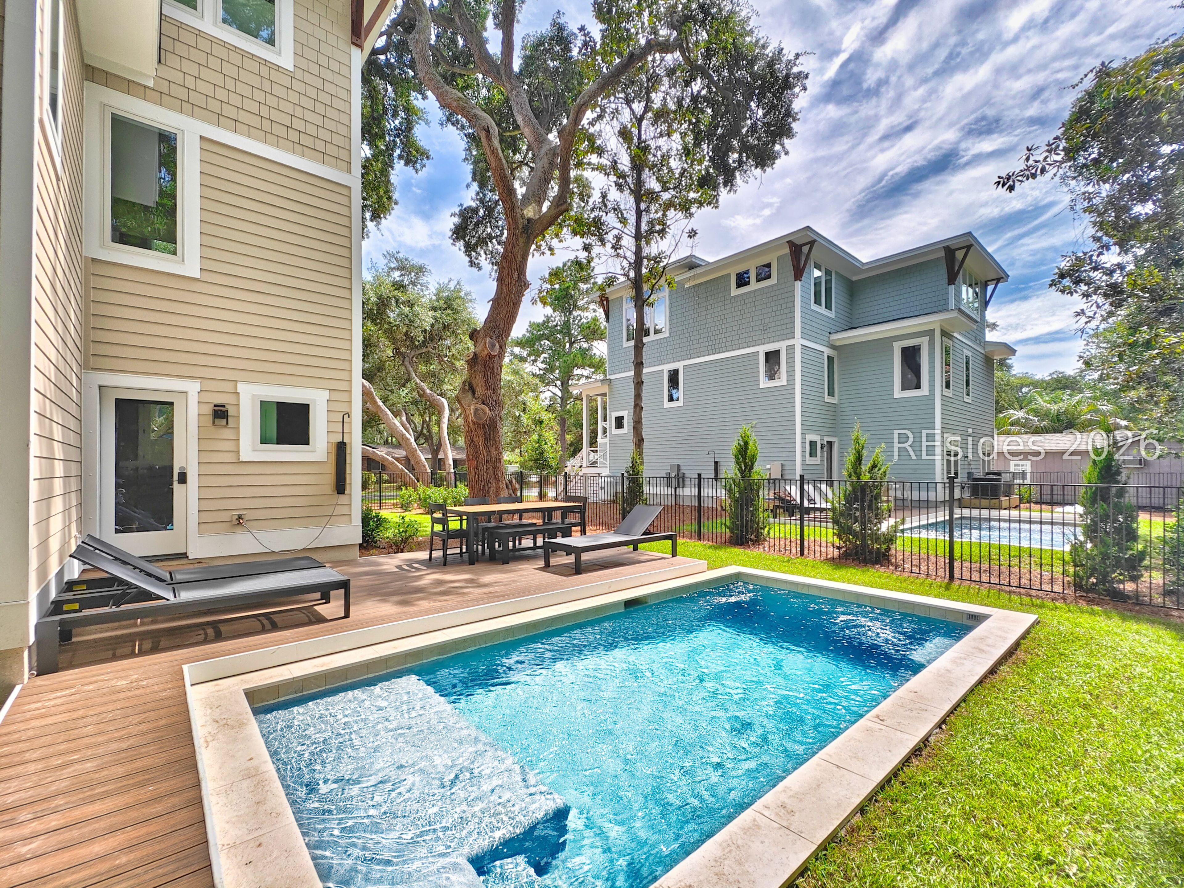 37 Oleander St, Hilton Head Island, SC, 29928, USA, 7 Bedrooms Bedrooms, ,5 BathroomsBathrooms,Residential,Active,37 Oleander St,509321