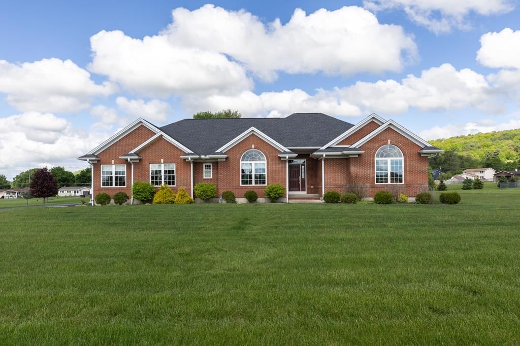 51 Brookwood Hills Drive, Horseheads, NY 14845, MLS 274377 Howard Hanna