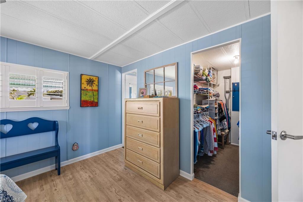 RIVERWOOD - Residential