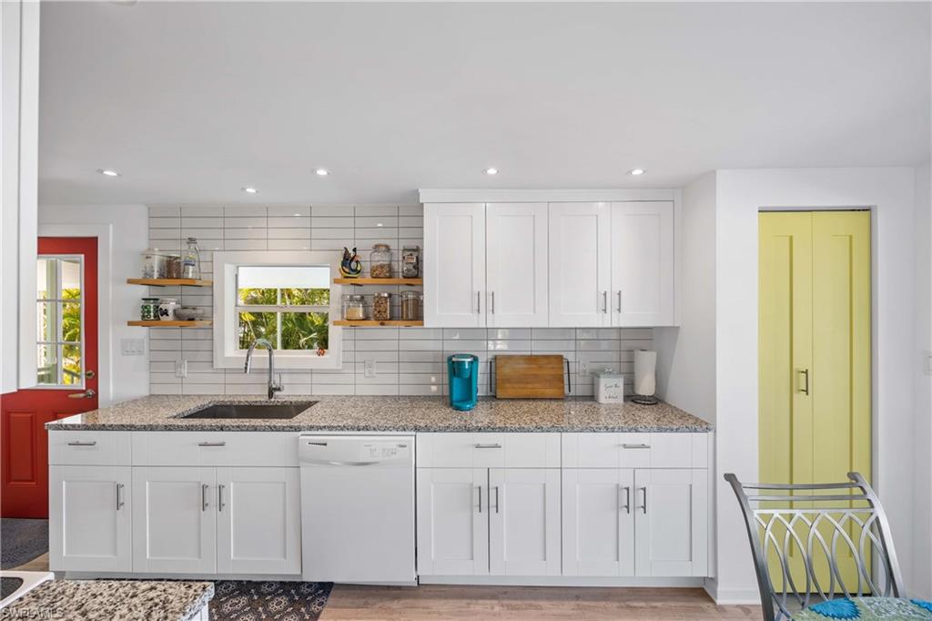 RIVERWOOD - Residential