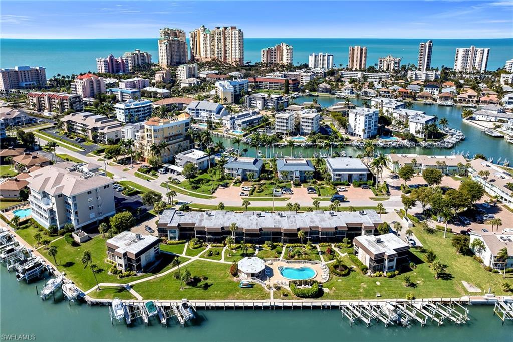 CROWS NEST - Residential