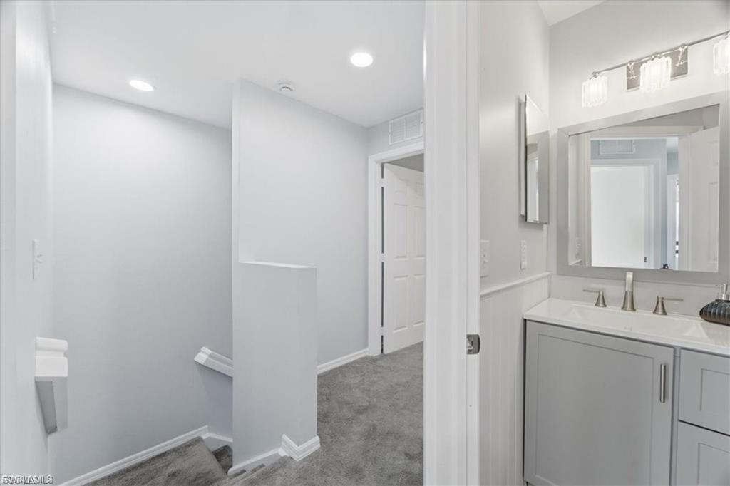 FOREST LAKE TOWNHOMES - Residential Lease