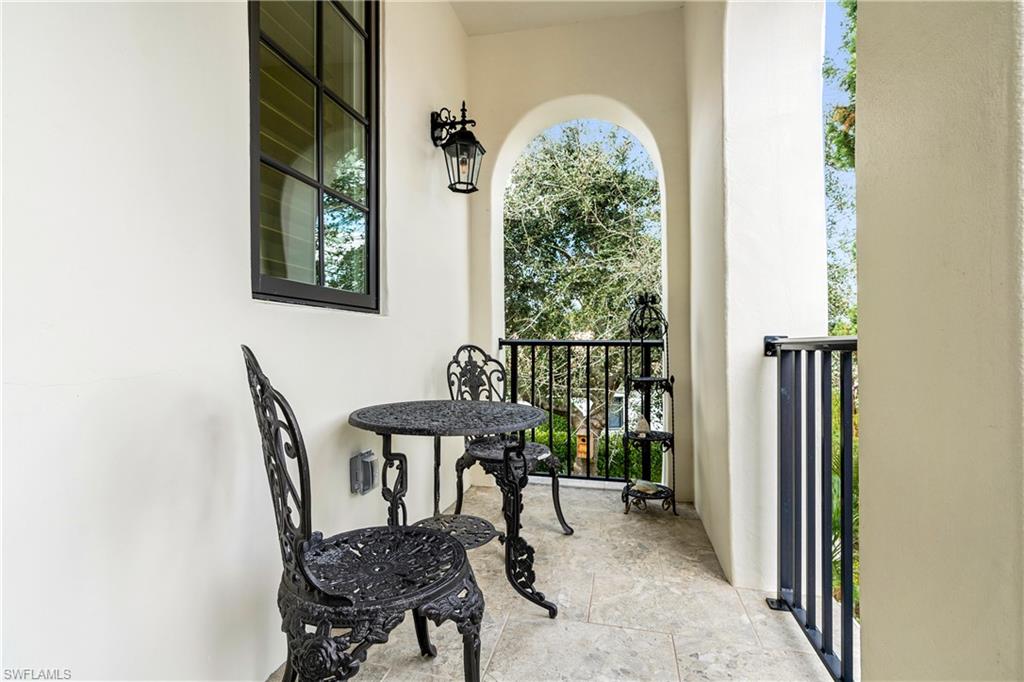 LUCARNO - Residential