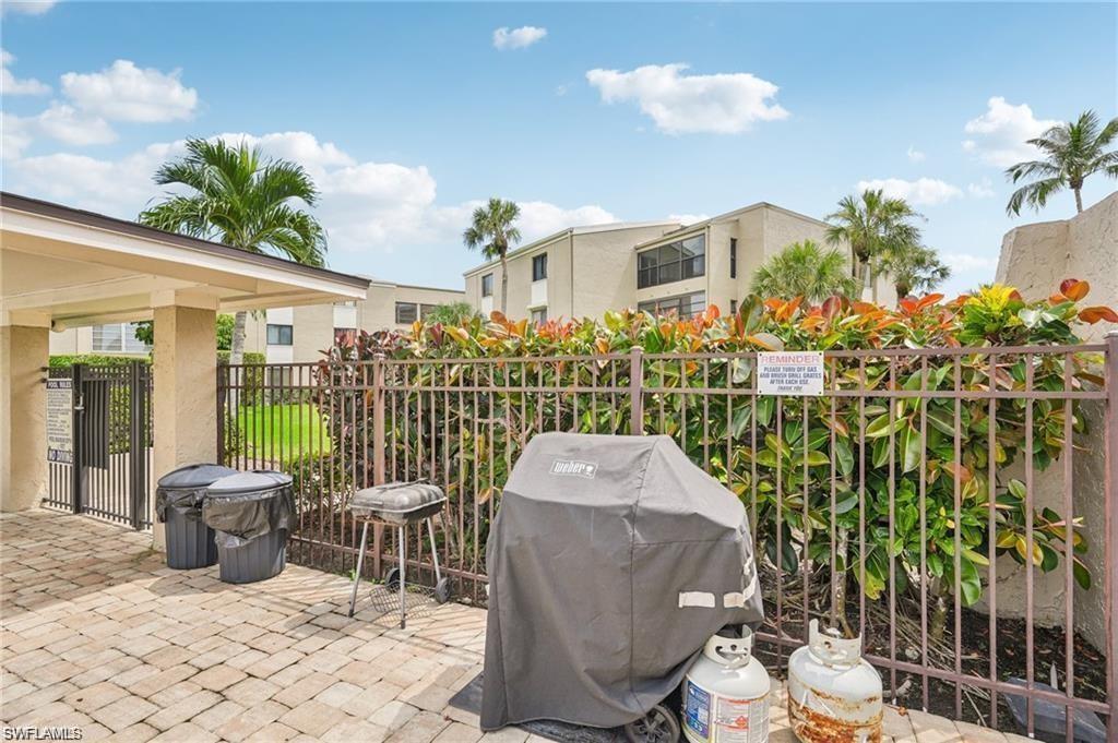 LAKEWOOD - Residential Lease