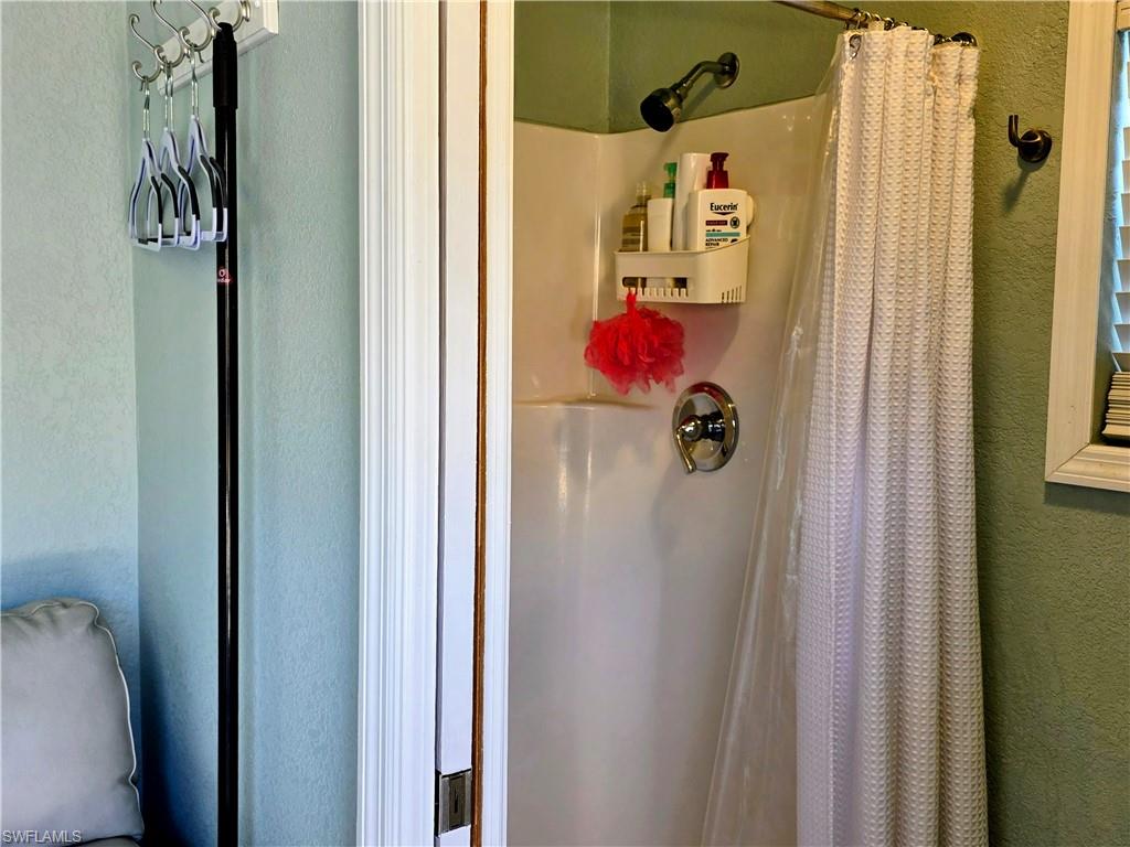 RIVERBEND MOTORCOACH RESORT - Land