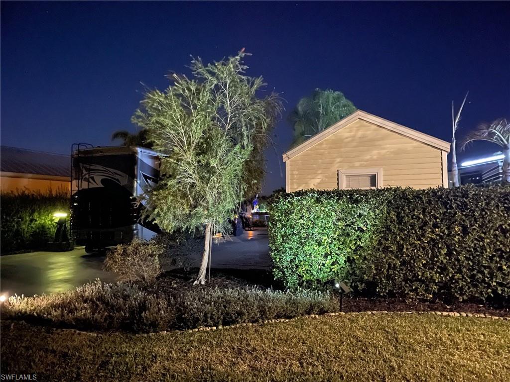 RIVERBEND MOTORCOACH RESORT - Land