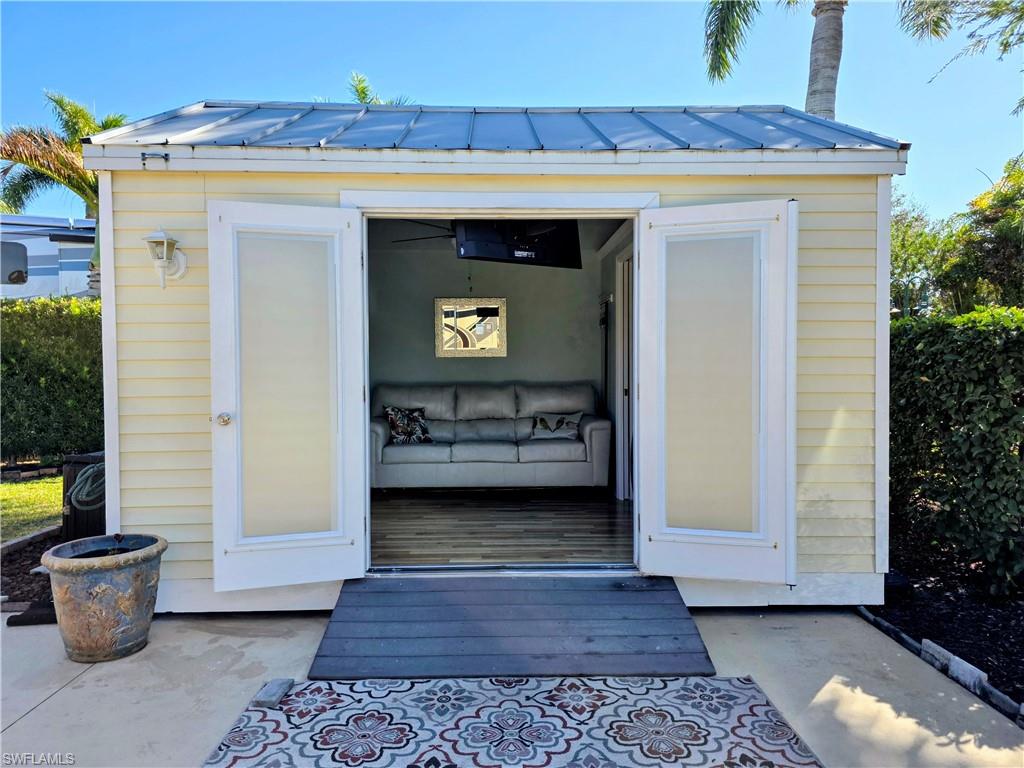 RIVERBEND MOTORCOACH RESORT - Land