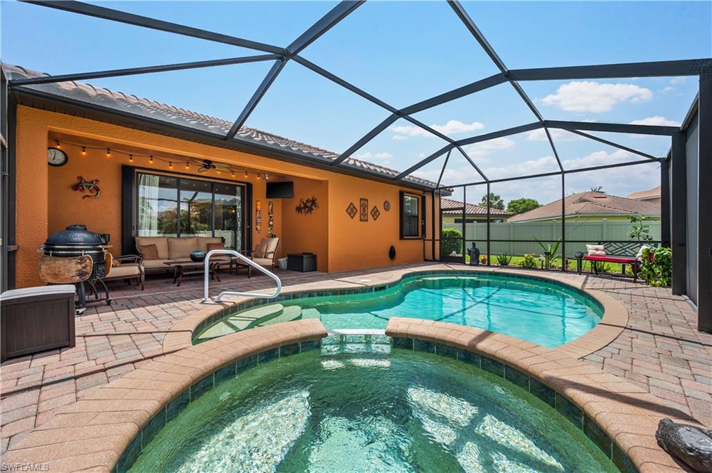 PROMENADE WEST - Residential