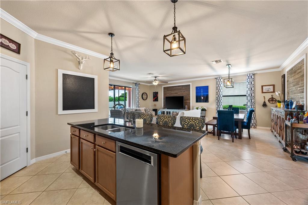 PROMENADE WEST - Residential