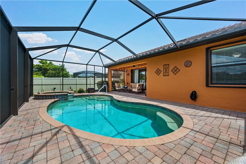 PROMENADE WEST - Residential