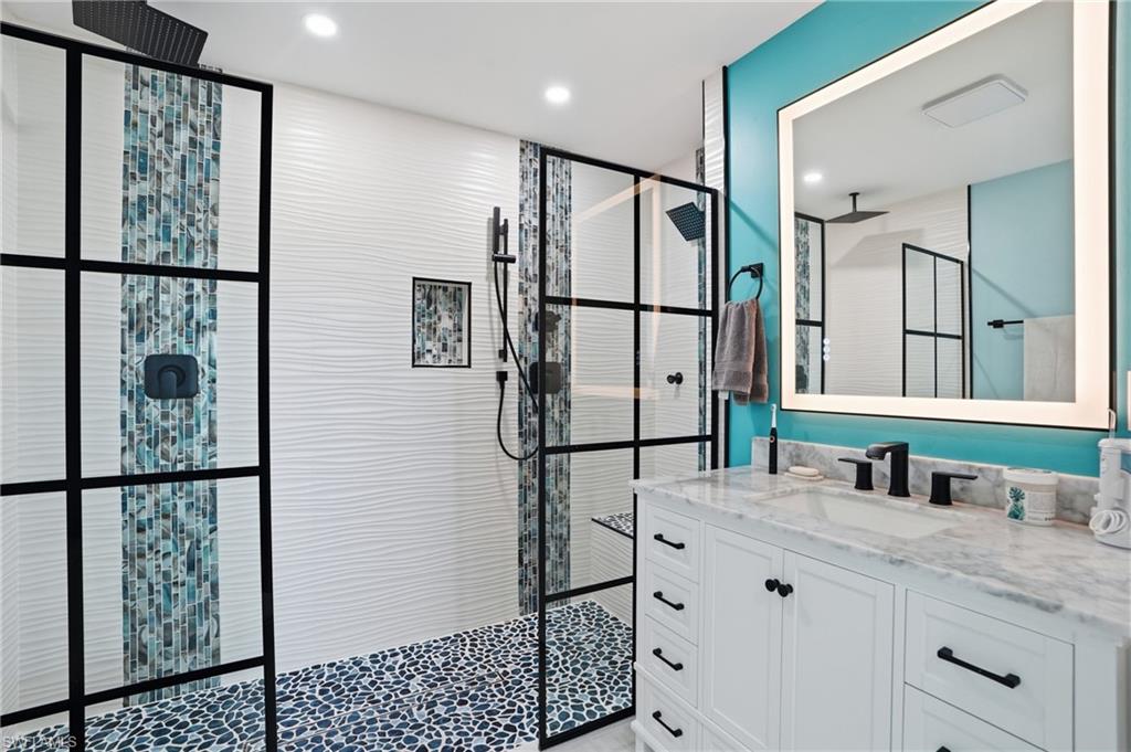 CORAL CAY CONDO - Residential