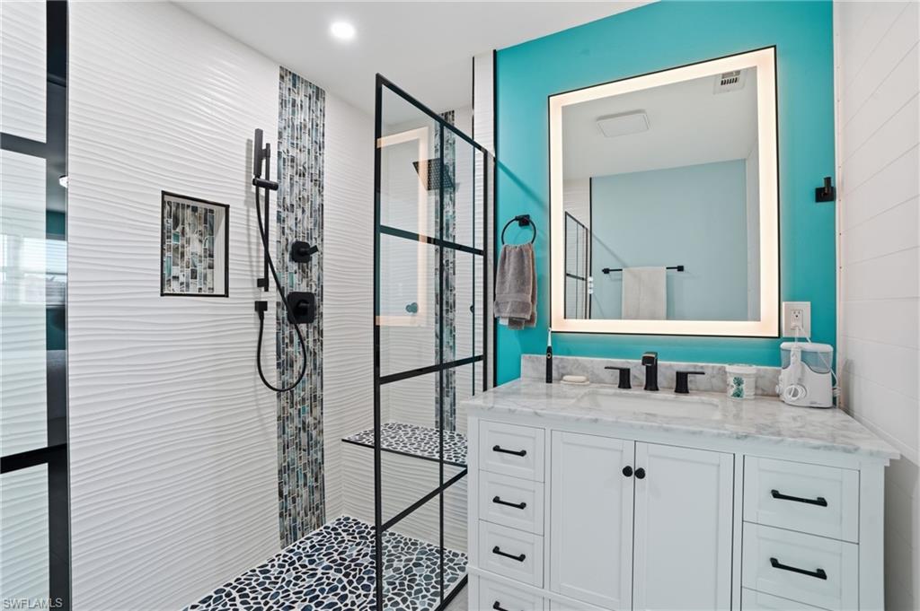 CORAL CAY CONDO - Residential