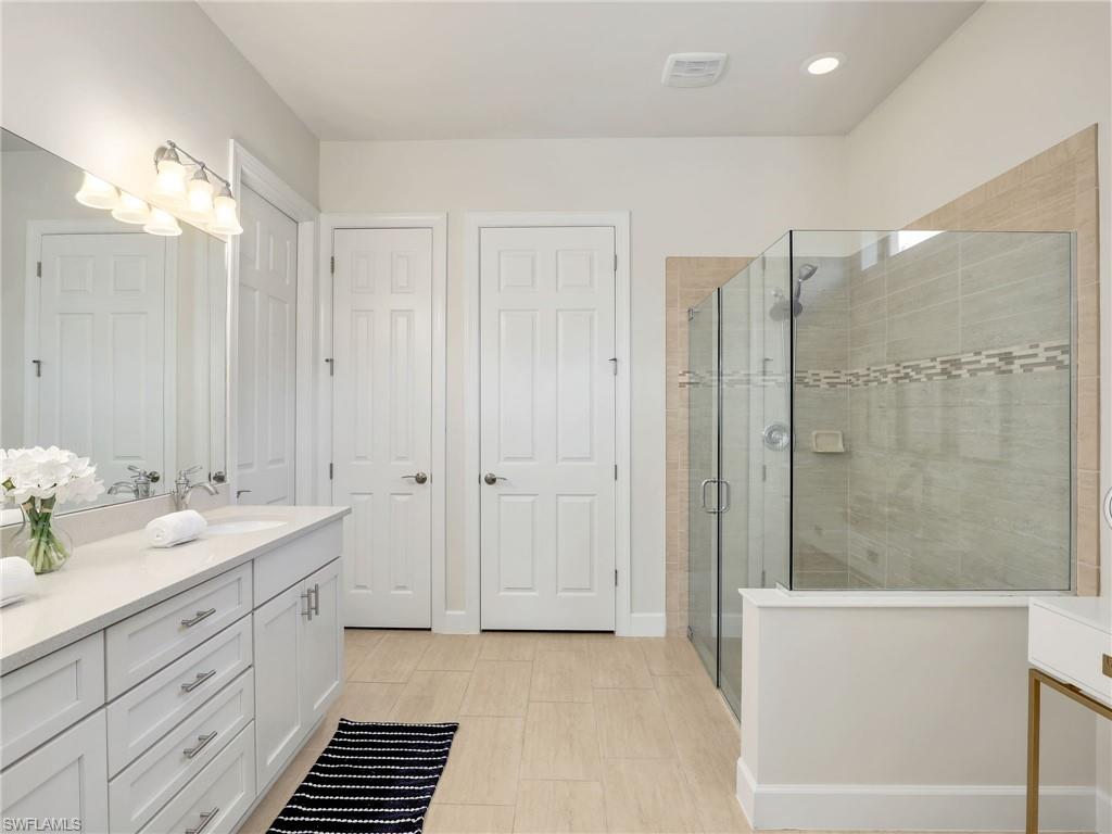 CAMDEN LAKES - Residential