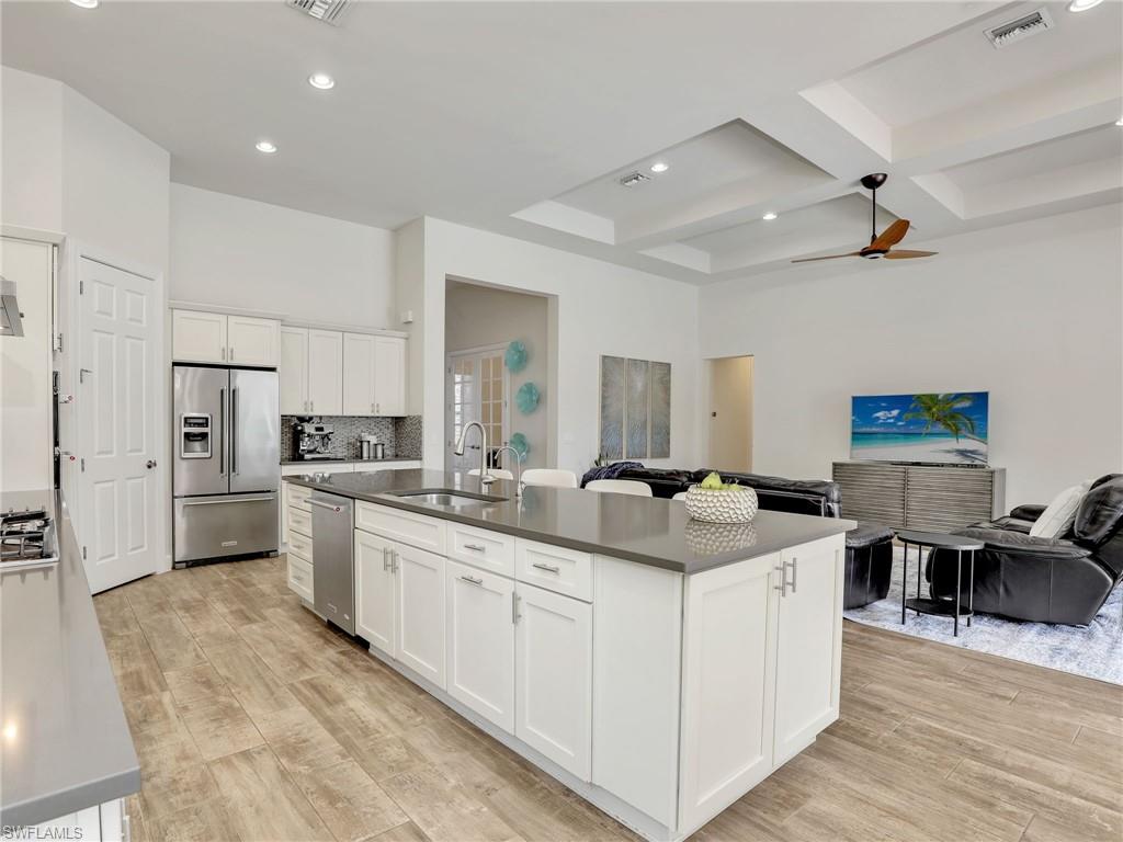 CAMDEN LAKES - Residential