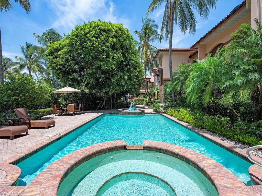 CATELENA ON 3RD - Residential