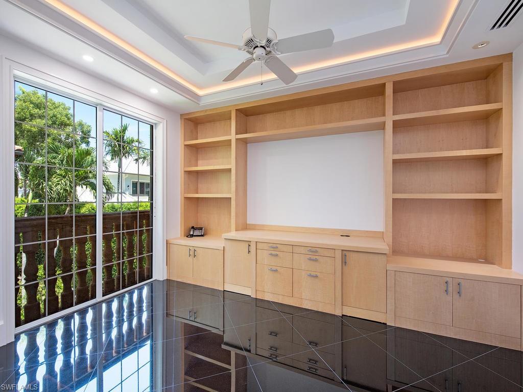 CATELENA ON 3RD - Residential