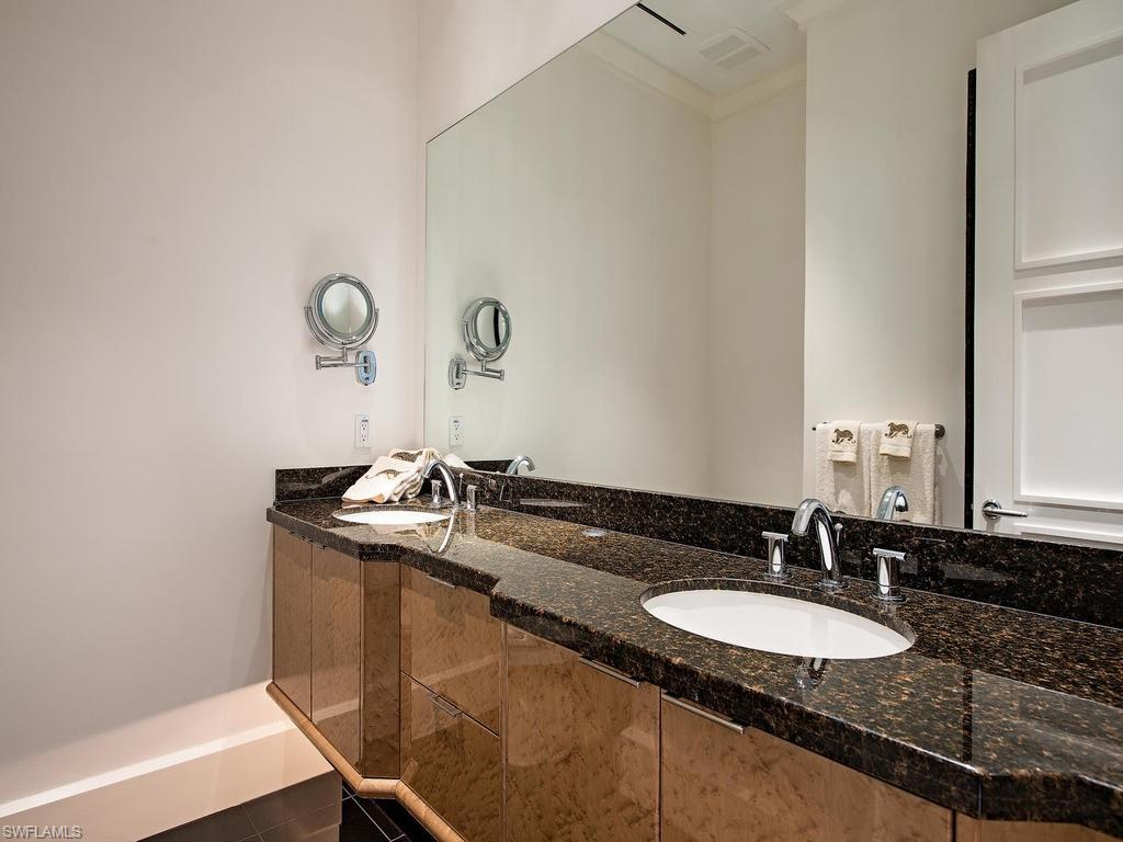 CATELENA ON 3RD - Residential