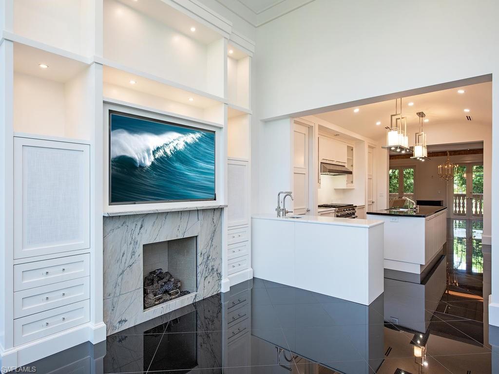 CATELENA ON 3RD - Residential