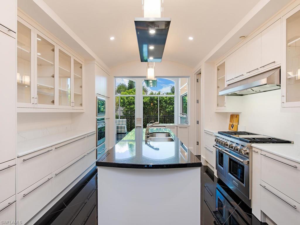 CATELENA ON 3RD - Residential