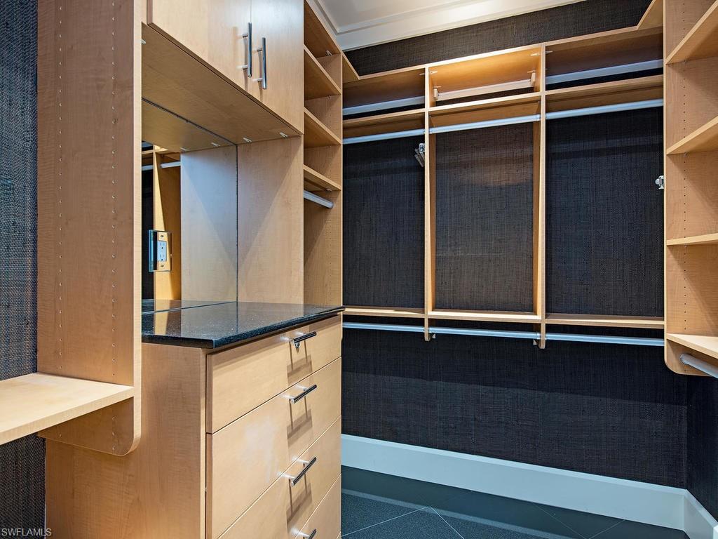 CATELENA ON 3RD - Residential