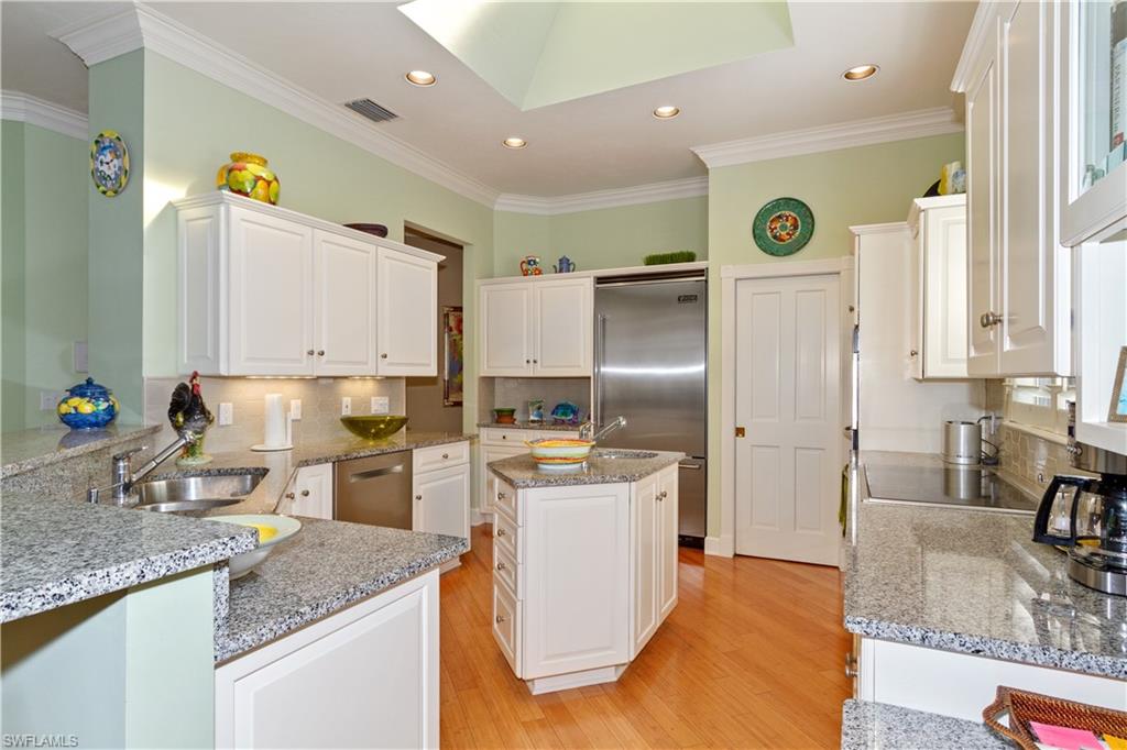 BARRINGTON AT PELICAN BAY - Residential