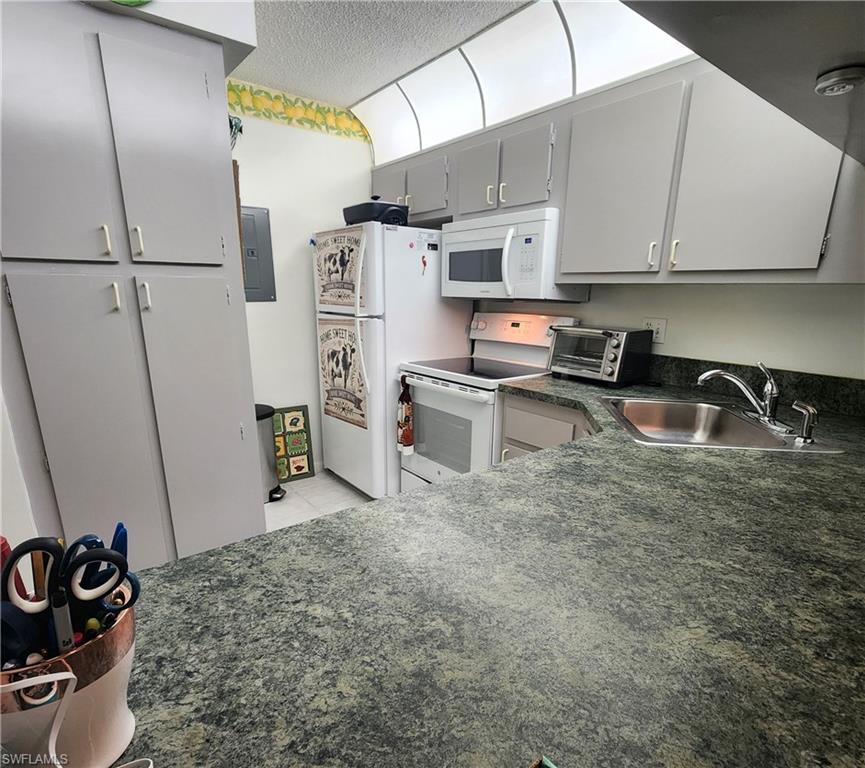 PINE RIDGE OF FORT MYERS VILLAGE - Residential