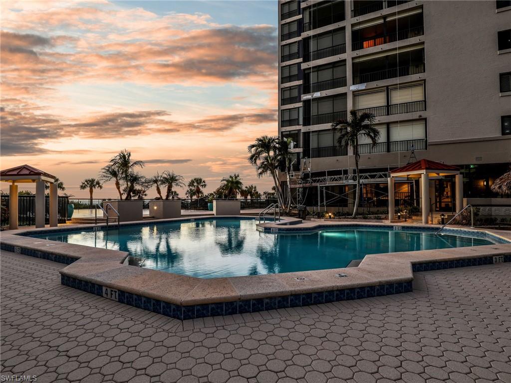 CRESCENT BEACH - Residential