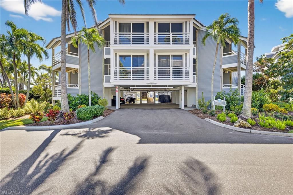 1659 Lands End Village