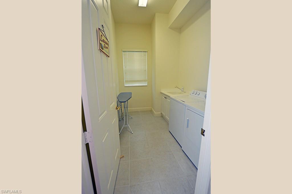 LAGUNA - Residential Lease