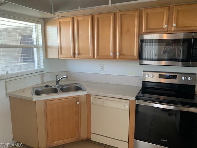 FAIRWAY GARDENS - Residential Lease