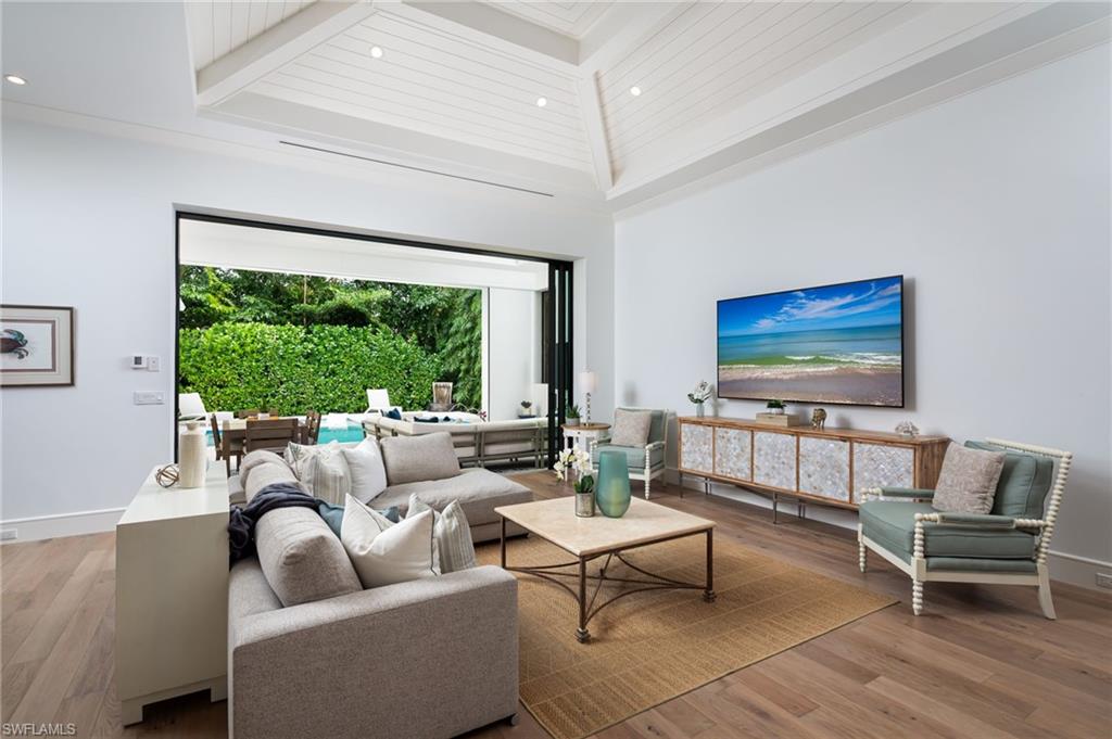 LAKE PARK - Residential