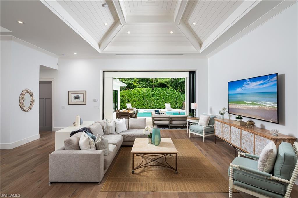 LAKE PARK - Residential