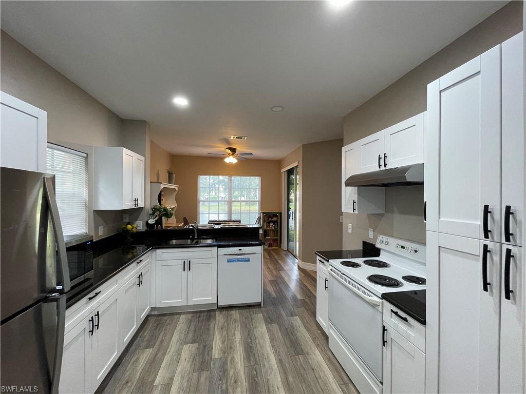 LAKESIDE - Residential