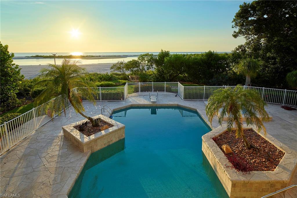 HIDEAWAY BEACH - Residential