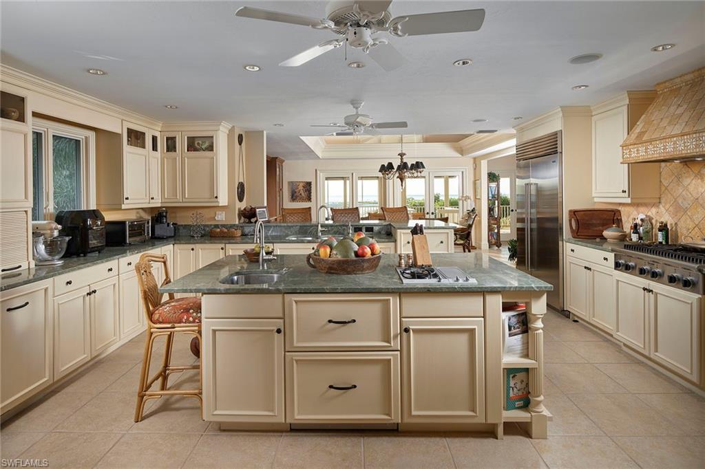 HIDEAWAY BEACH - Residential